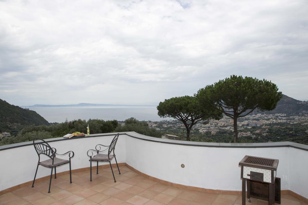 Appartamento Villa Degli Ulivi Sant'Agnello Ruang foto