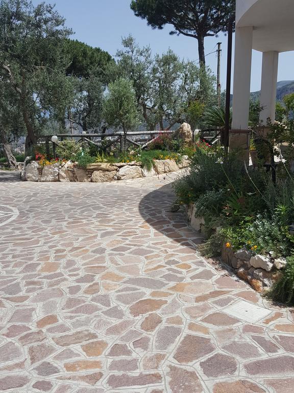 Appartamento Villa Degli Ulivi Sant'Agnello Bagian luar foto