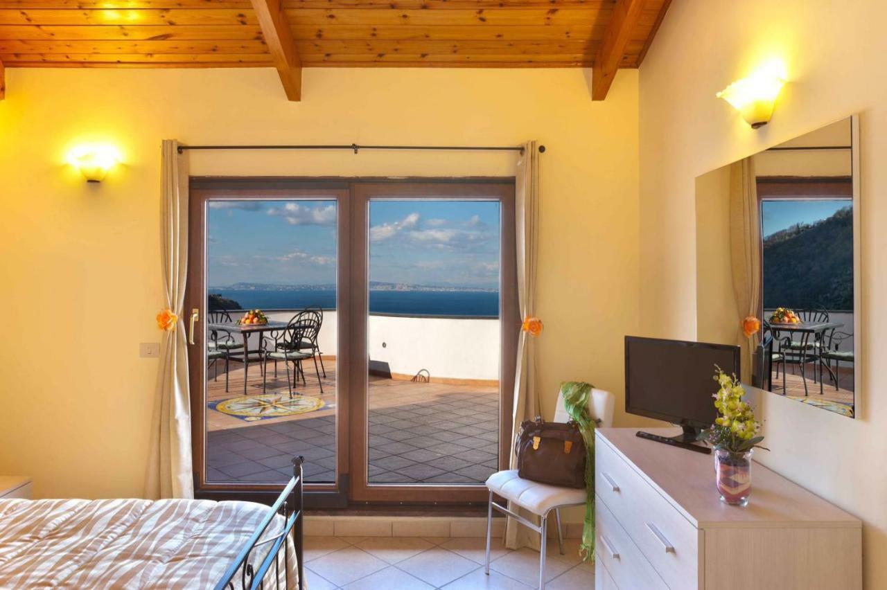 Appartamento Villa Degli Ulivi Sant'Agnello Bagian luar foto