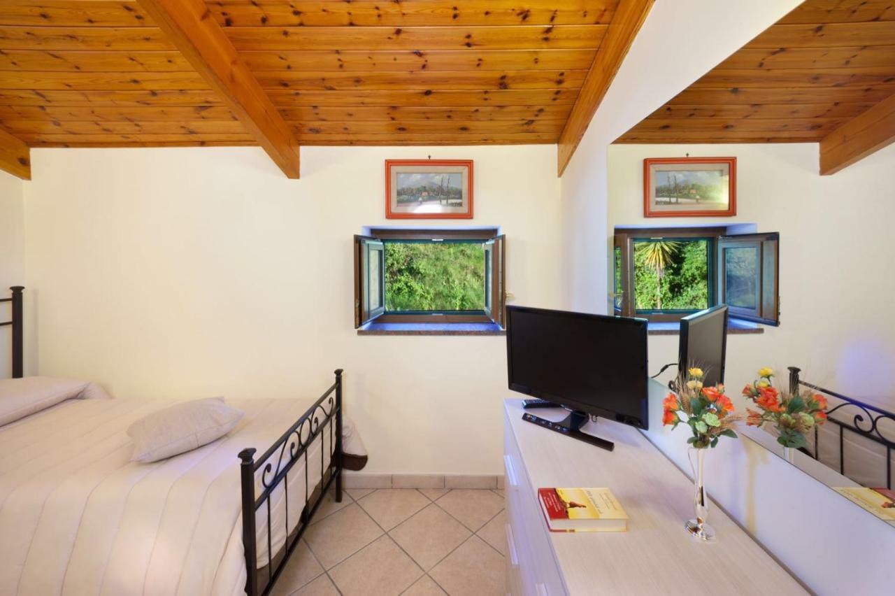 Appartamento Villa Degli Ulivi Sant'Agnello Bagian luar foto